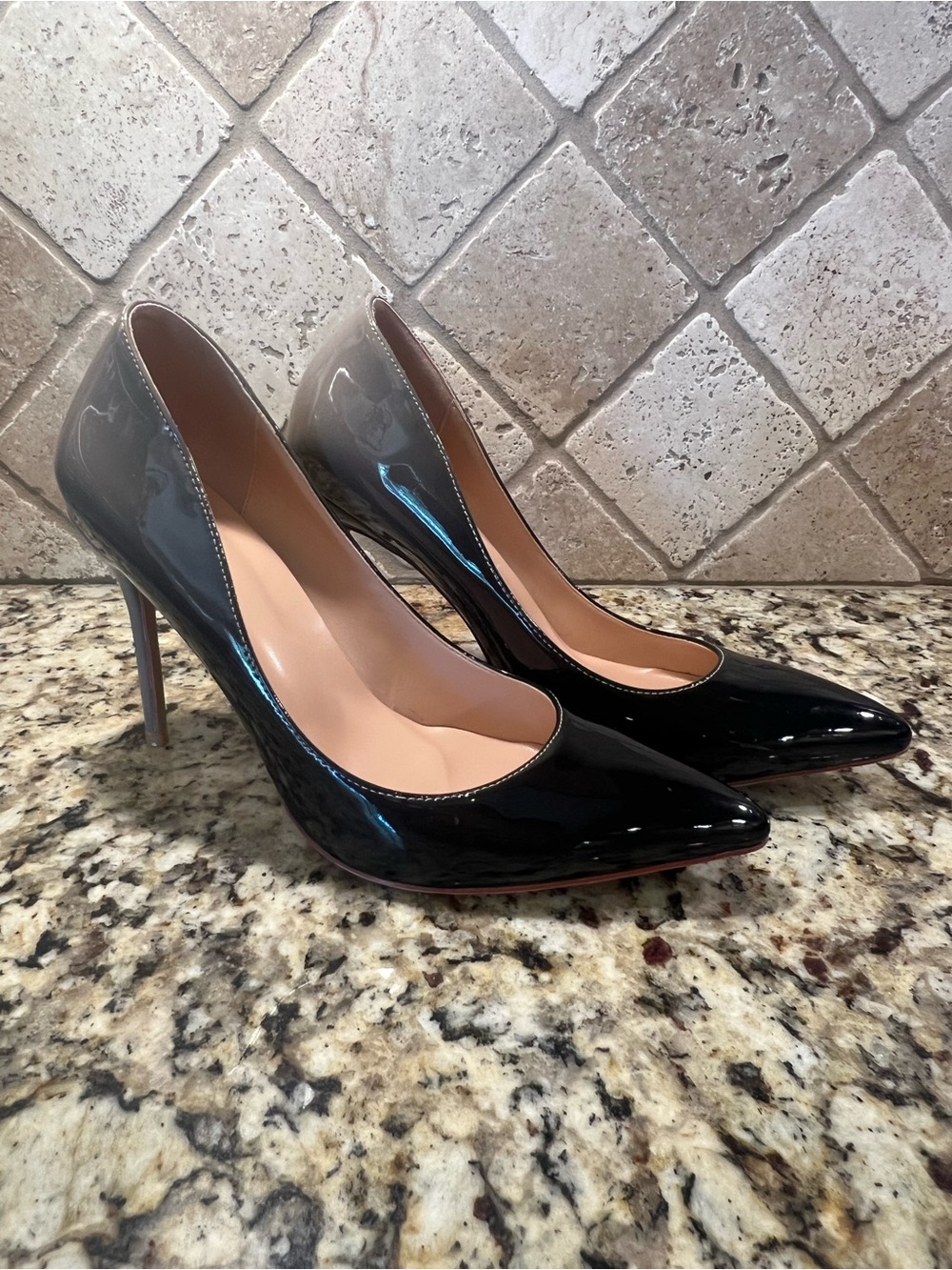 Black and Tan ombré Patent Pointed-Toe Women's Pumps - Classic Stiletto Style